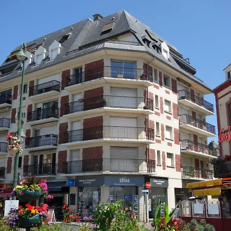 Amiral De Maigret